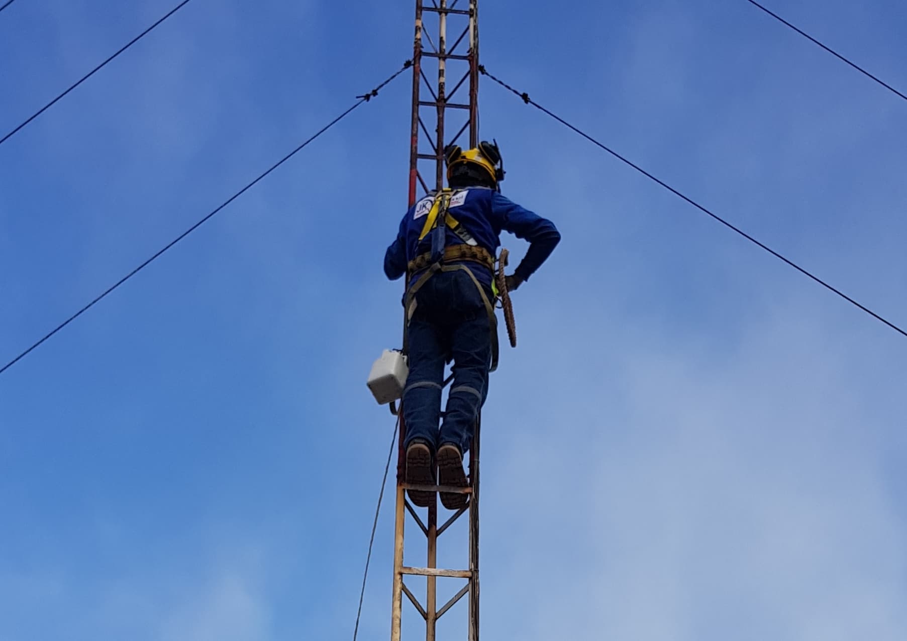 Equipamiento moderno y trabajadores adecuadamente capacitados.